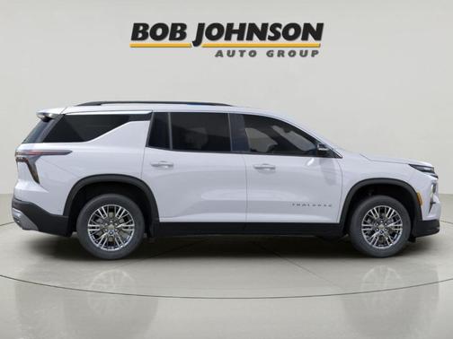 Summit White 2026 Chevrolet Traverse LT