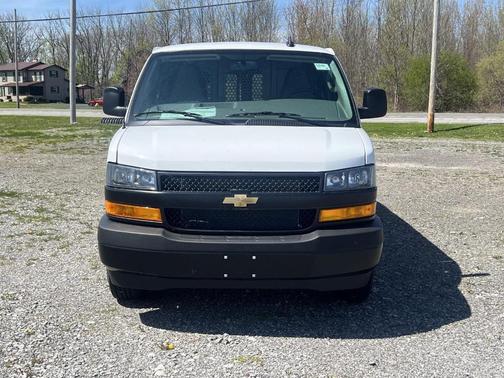 Summit White 2026 Chevrolet Express 3500 Work Van