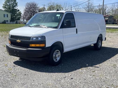 Summit White 2026 Chevrolet Express 3500 Work Van