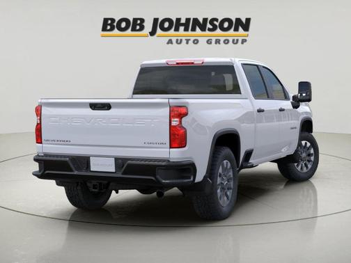 Summit White 2026 Chevrolet Silverado 2500 Custom