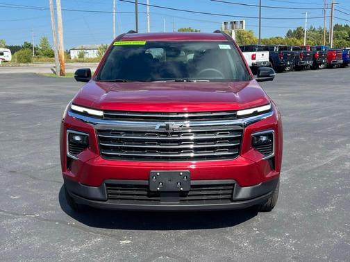 2025 Chevrolet Traverse LT