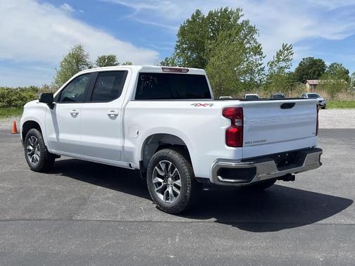 Summit White 2026 Chevrolet Silverado 1500 LT