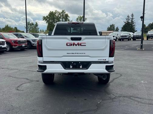 2025 GMC Sierra 2500 AT4