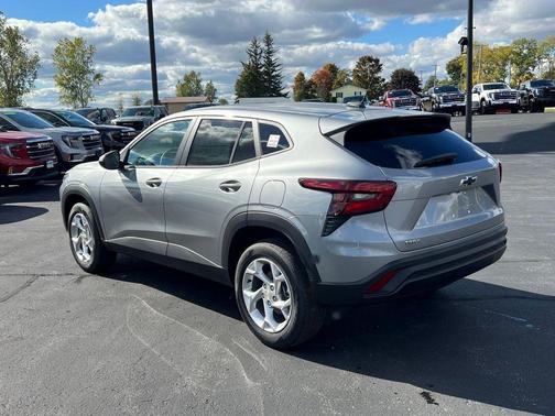 2025 Chevrolet Trax LS
