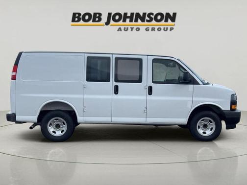 Summit White 2026 GMC Savana 3500 Work Van