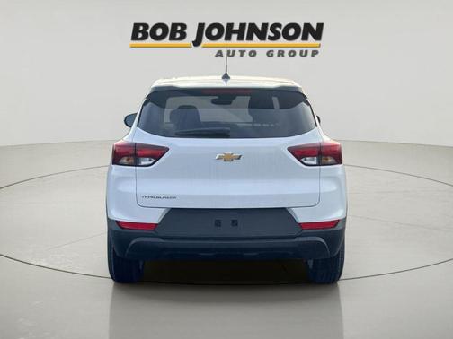 Summit White 2026 Chevrolet Trailblazer LS