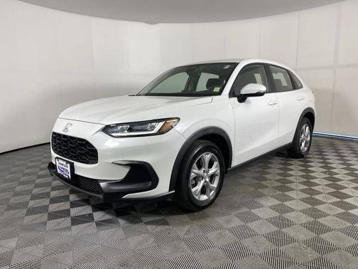 Platinum White Pearl 2023 Honda HR-V