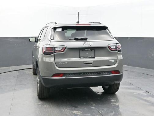 2023 Jeep Compass Latitude Lux