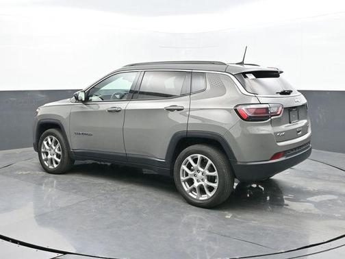 2023 Jeep Compass Latitude Lux