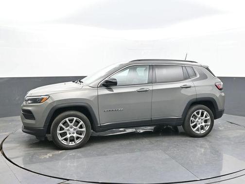 2023 Jeep Compass Latitude Lux