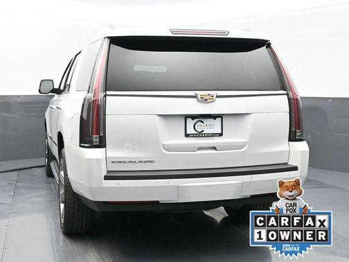 2020 Cadillac Escalade Luxury