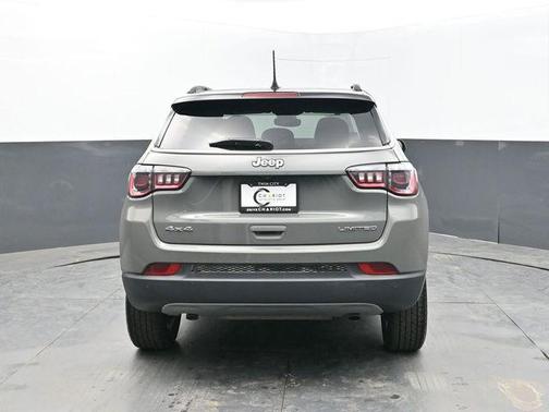 Sting-Gray Clearcoat 2024 Jeep Compass Limited