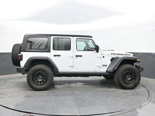 Bright White Clearcoat 2023 Jeep Wrangler Rubicon