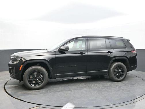 Diamond Black Crystal Pearlcoat 2026 Jeep Grand Cherokee L Altitude