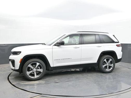 Bright White Clearcoat 2026 Jeep Grand Cherokee Limited