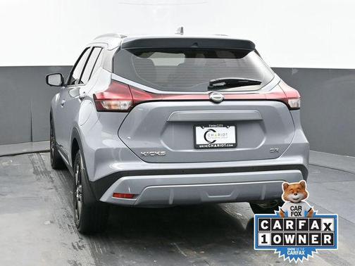 2022 Nissan Kicks SR