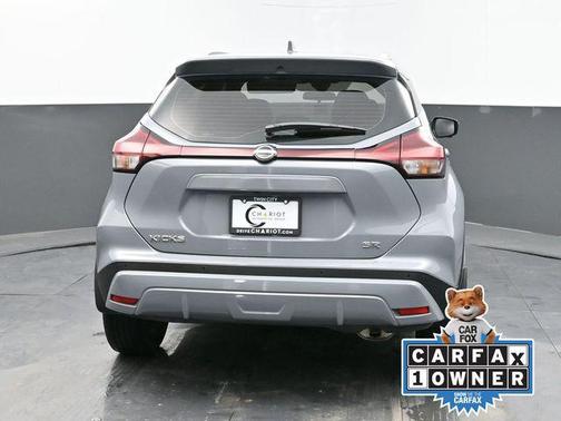 2022 Nissan Kicks SR
