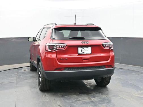 Red Hot Pearlcoat 2026 Jeep Compass Latitude