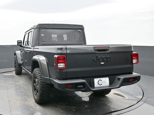 2023 Jeep Gladiator Willys