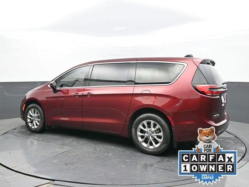 Velvet Red Pearlcoat 2023 Chrysler Pacifica Touring L
