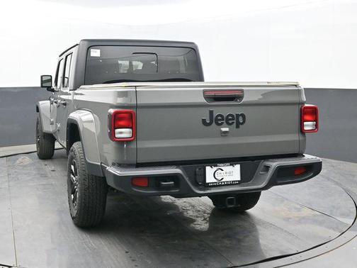 Sting-Gray Clearcoat 2022 Jeep Gladiator Altitude