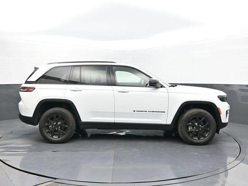 2024 Jeep Grand Cherokee Altitude