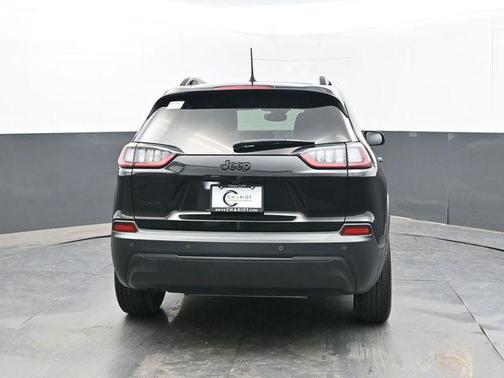 Diamond Black Crystal Pearlcoat 2023 Jeep Cherokee Altitude