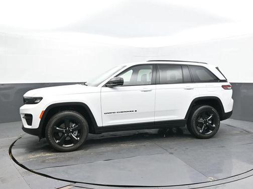 2022 Jeep Grand Cherokee Altitude