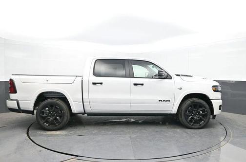Ivory White Tri-Coat Pearlcoat 2026 RAM 1500 Laramie