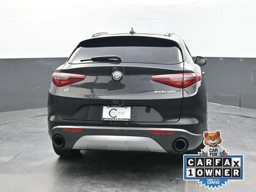 Vulcano Black Metallic 2022 Alfa Romeo Stelvio Ti