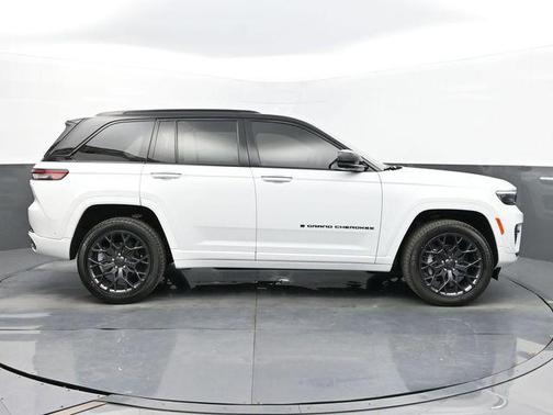 2025 Jeep Grand Cherokee Summit