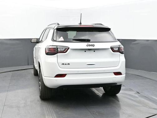 Bright White Clearcoat 2025 Jeep Compass Limited