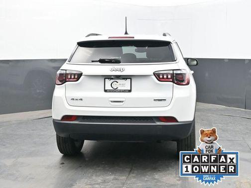 Bright White Clearcoat 2022 Jeep Compass Latitude Lux