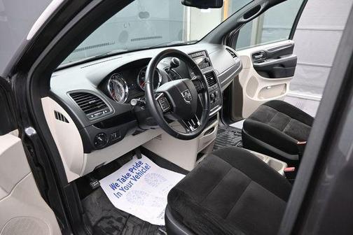 Granite Crystal Metallic Clearcoat 2014 Dodge Grand Caravan AVP/SE