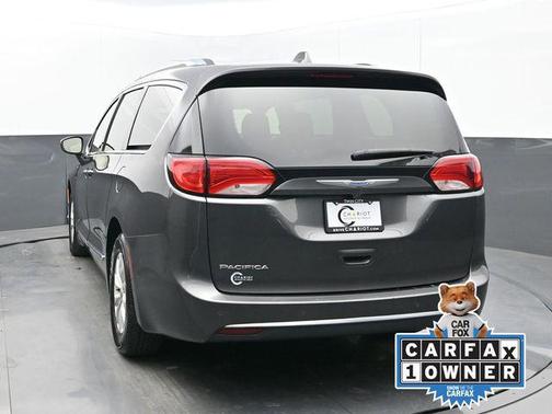 2018 Chrysler Pacifica Touring-L