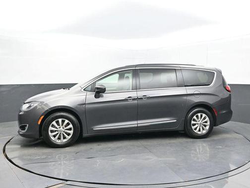 2018 Chrysler Pacifica Touring-L