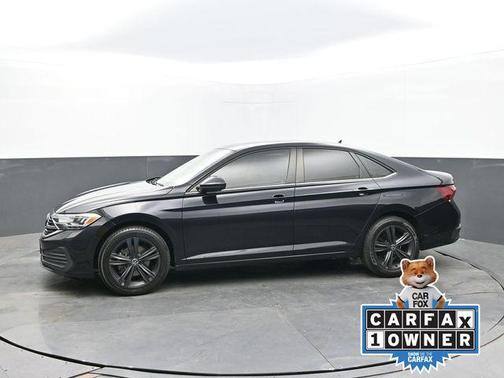Black 2022 Volkswagen Jetta 1.5T SE