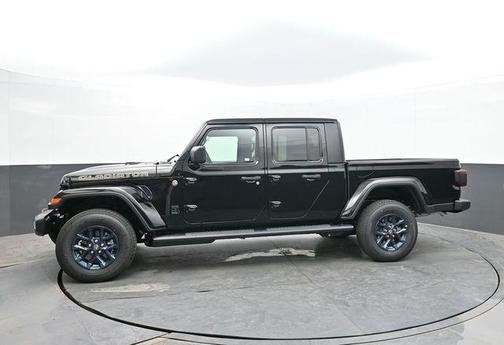 Black Clearcoat 2026 Jeep Gladiator 85th Anniversary Edition