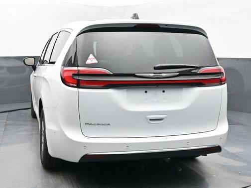 2025 Chrysler Pacifica L