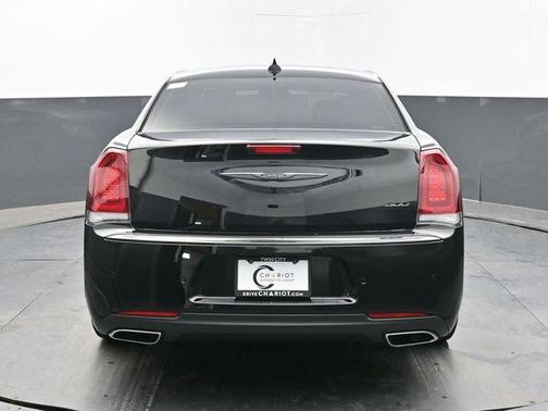 Gloss Black 2023 Chrysler 300 Touring