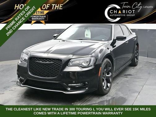 Gloss Black 2023 Chrysler 300 Touring