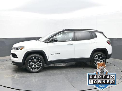 Bright White Clearcoat 2025 Jeep Compass Limited