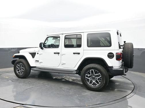 Bright White Clearcoat 2025 Jeep Wrangler Sahara
