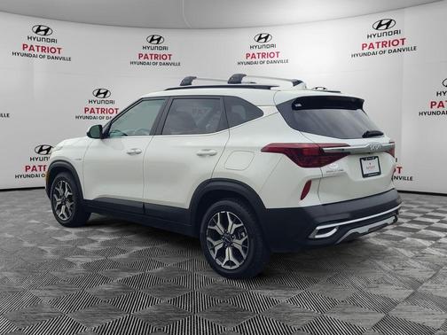 Snow White Pearl 2022 Kia Seltos EX