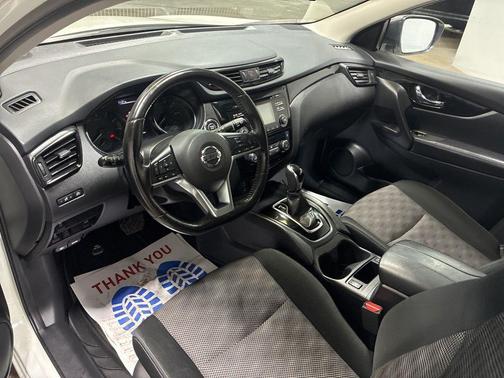 2017 Nissan Rogue Sport SV