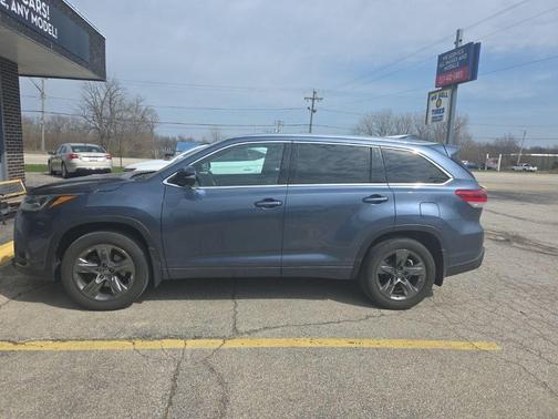 Blue 2017 Toyota Highlander Limited Platinum
