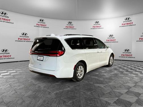 2021 Chrysler Pacifica Touring-L