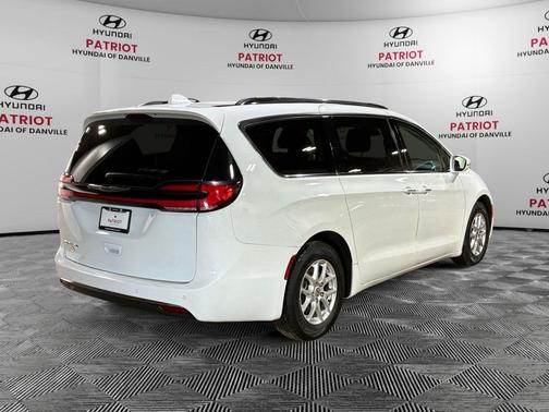 2021 Chrysler Pacifica Touring-L