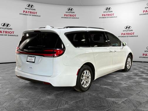 2021 Chrysler Pacifica Touring-L