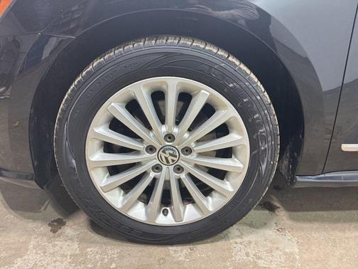 2016 Volkswagen Passat 1.8T SE